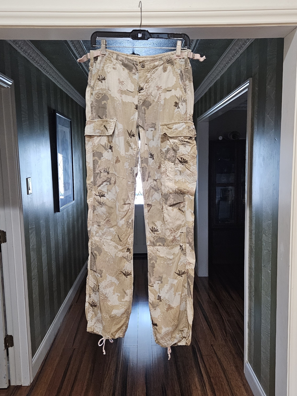 DA-NANG womens Camo Cargo Pants S